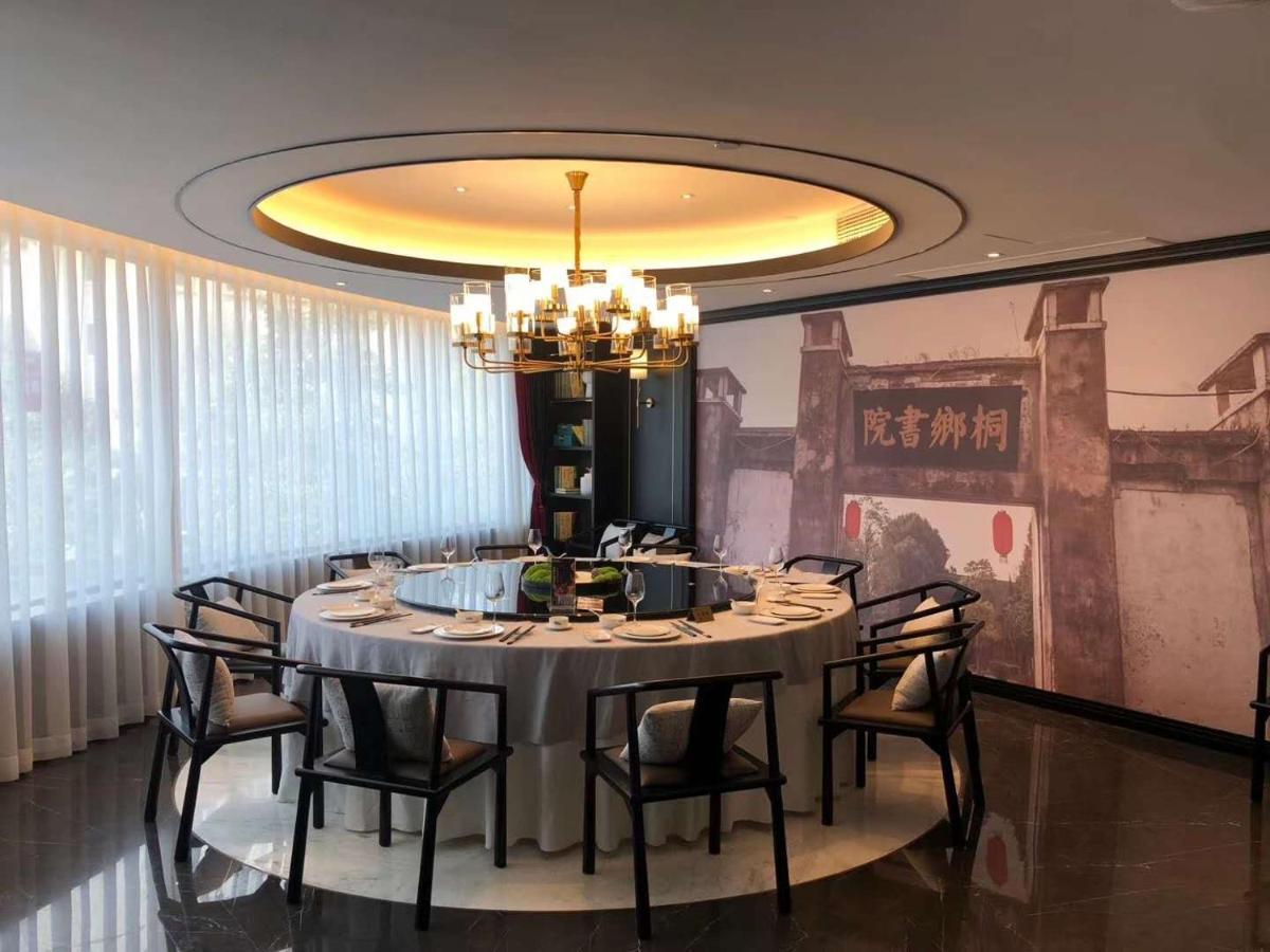 Oriental Hotel Tong Xiang Csiahszin Kültér fotó